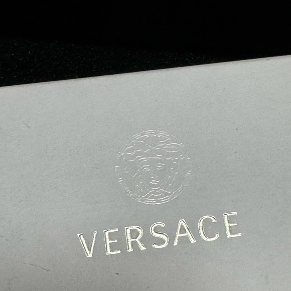 Sunglasses boxes and Bag - Picture 5 of 8